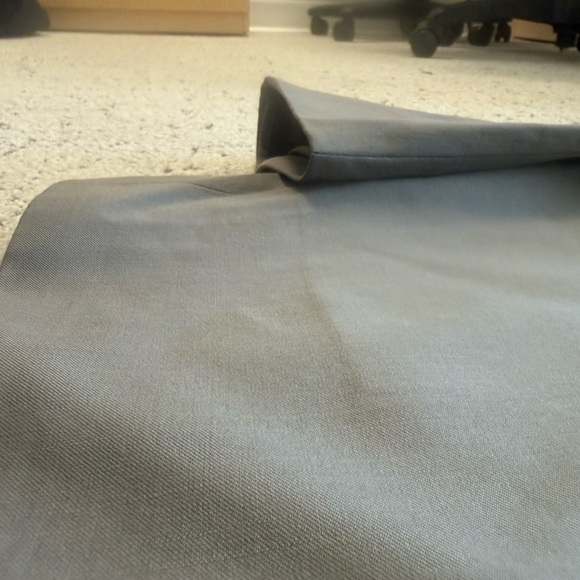 Hugo Boss 44L olive green blazer in EUC wool and classic - Picture 12 of 16